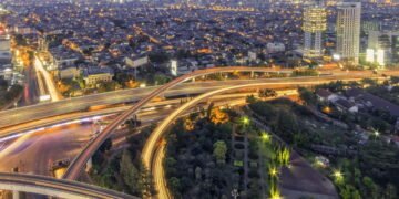 Uma cidade que mistura fé modernidade e tradição como poucas no mundo