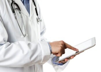 Alerta! Cuidado com vídeos de médicos falsos no TikTok