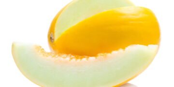 Melão antes de dormir? Veja como essa fruta pode melhorar seu sono