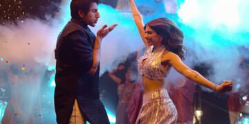 A comédia romântica que está dominando a Netflix e encantando os jovens