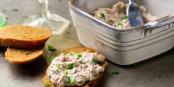 Receita de patê de sardinha fácil e irresistível para um lanche saboroso