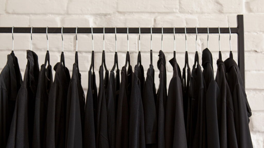 Truques infalíveis para um look all black estiloso e sofisticado