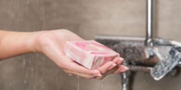 Sabonete em barra ou líquido? Veja qual é o melhor para sua pele