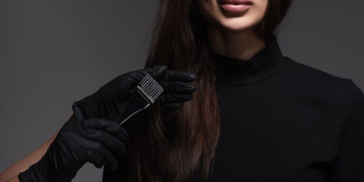 Como tirar manchas de tinta de cabelo com ingredientes caseiros