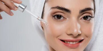 Benefícios do sérum de vitamina C para uma pele mais jovem e saudável