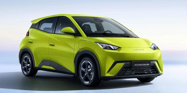Dolphin Mini da BYD vira alvo de disputa entre montadoras