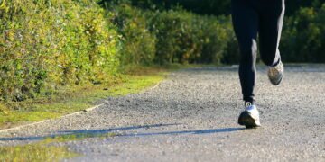 Como se movimentar pode melhorar sua saúde mental e emocional