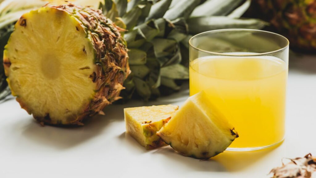 O abacaxi pode ser seu aliado contra inchaço, má digestão e muito mais!