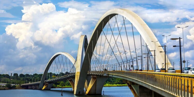 A capital onde o futuro foi desenhado no papel e hoje dita o ritmo do país