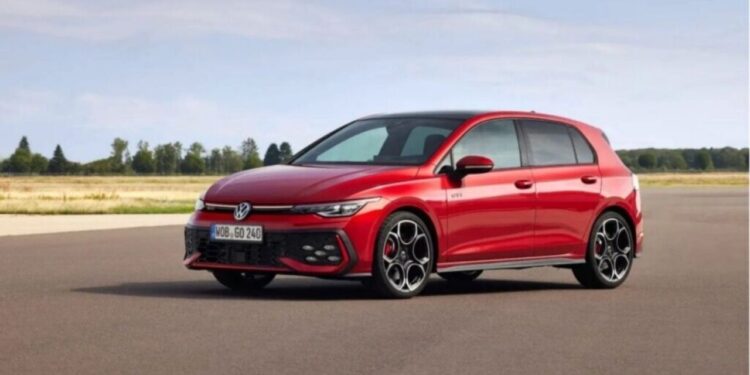 O icônico Golf GTI retorna ao Brasil em 2025 ainda mais potente