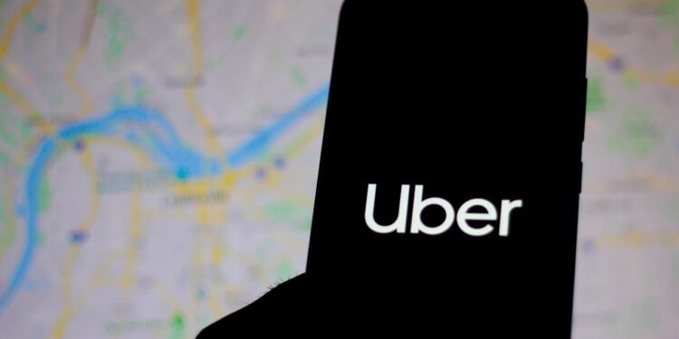 Fake news sobre "instrutor da Uber" volta a circular e preocupa usuários