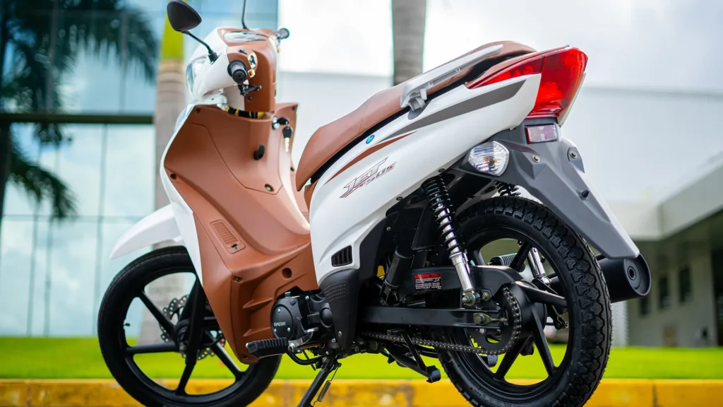 A moto que cabe no seu bolso e muda sua rotina na cidade