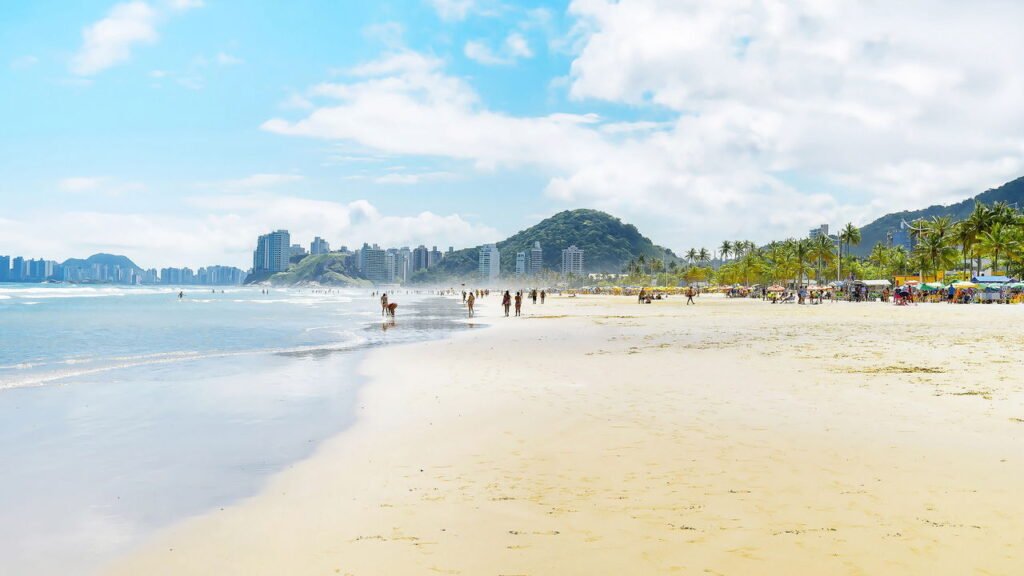 A cidade litorânea que conquista turistas com natureza, cultura e aventura