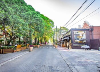 A cidade mais florida do interior paulista está atraindo visitantes de todo o Brasil