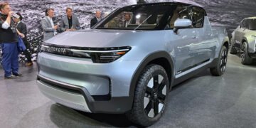 Corolla Cross vai mudar até 2027 e detalhe no visual surpreende fãs da Toyota