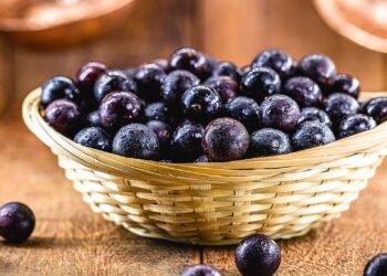 Você nunca mais vai jogar fora a casca da jabuticaba depois de saber disso