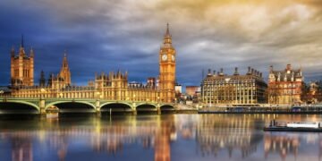 Conheça a capital que parece ter saído de cenários de filmes