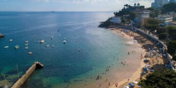 Um lugar onde o Carnaval dura o ano inteiro e a cultura pulsa nas ruas