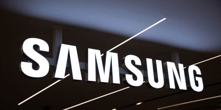 Atualização da Samsung causa falhas graves e é suspenso