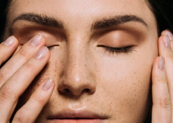 Conheça os segredos para manter uma pele jovem após os 40 anos