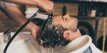 Novo estilo de cabelo promete virar febre entre os homens em 2025