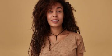 Os melhores cortes curtos para quem possui cabelos ondulados em 2025