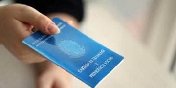 Fim das férias de 30 dias? Nova lei trabalhista muda jeito de tirar férias em 2025