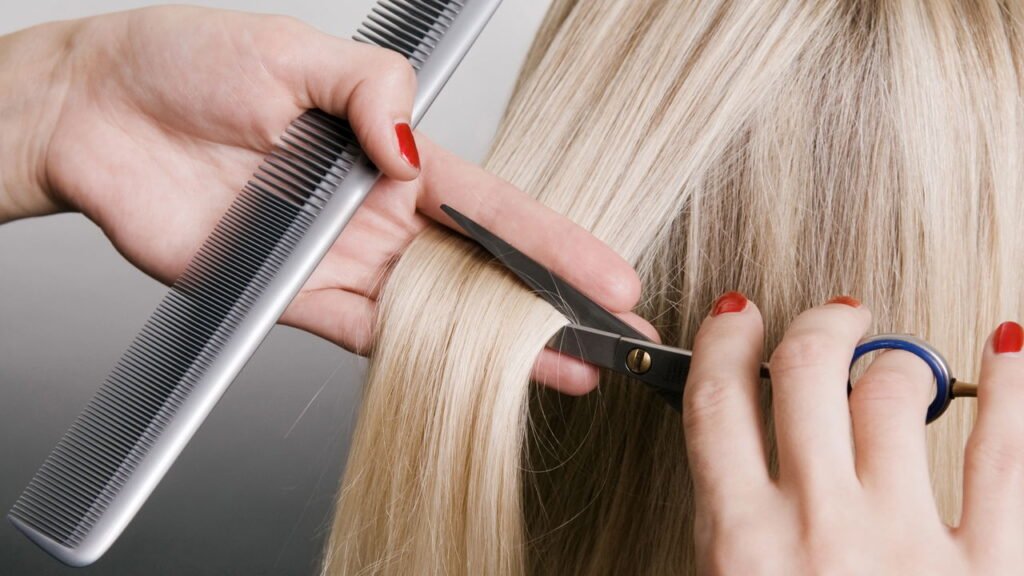 O corte em camadas que faz o maior sucesso entre cacheadas e onduladas