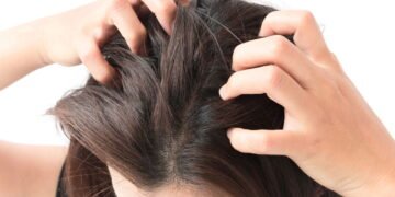 Cuidados simples para hidratar o cabelo nos dias quentes