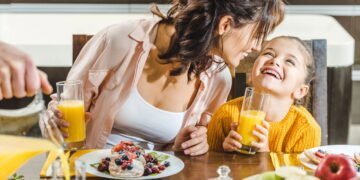 O método mais eficaz para incentivar alimentação saudável em crianças