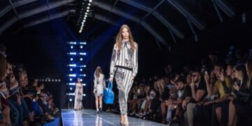 Tendências polêmicas dos anos 2000 conquistam as passarelas em 2025