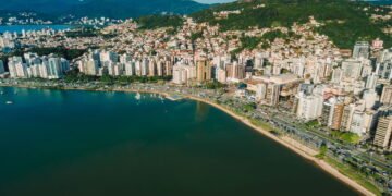 Cidade catarinense conquista viajantes e empreendedores com seu potencial