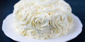 Esse glacê caseiro conquista qualquer festa com um toque brasileiro