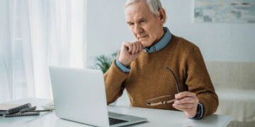 Carteira do idoso perdida ou roubada? Veja como bloquear antes que usem indevidamente