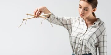 Essa frase pode parecer gentileza, mas ela manipula você sem que você perceba