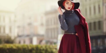 A cor bordô está quebrando regras no inverno de 2025, saiba como adicionar elegância