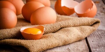 Você sabe o que realmente acontece no seu corpo ao comer ovo?