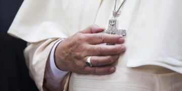 Papa morre e Lula decreta luto oficial no Brasil por uma semana