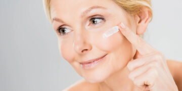 Essa rotina simples pode transformar sua pele madura em poucas semanas