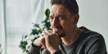 Você tem mais de 50 anos? Então evite esses hábitos que tiram sua alegria