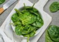 Espinafre é o alimento verde mais poderoso e pode transformar sua saúde