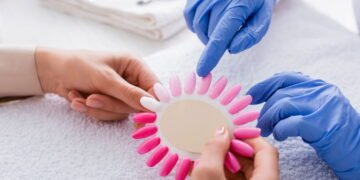 Unhas rosas decoradas que vão te inspirar a sair do básico