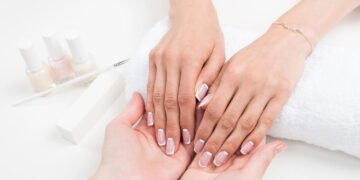 Dicas simples que transformam unhas fracas em unhas de salão