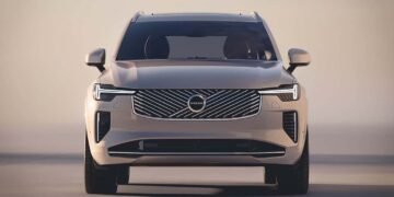 Volvo surpreende e novo XC90 começa a circular no Brasil sem anúncio oficial