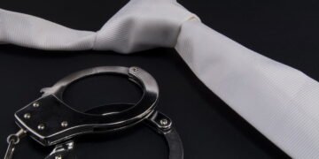 50 Tons de Cinza? Não. Esse filme sensual da Max quebra recordes e surpreende fãs