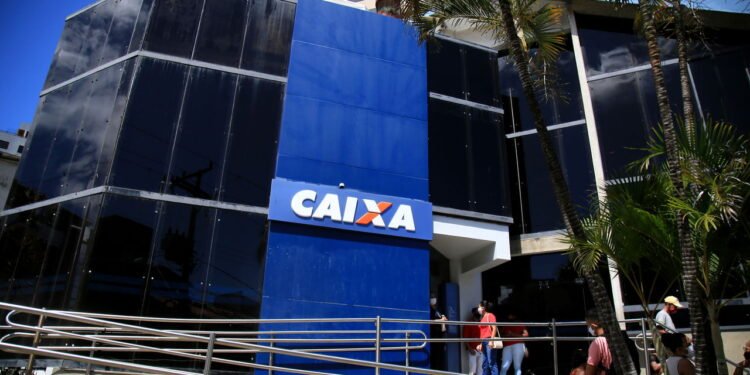 Caixa Econômica cria atendimento presencial para combater fraudes do INSS