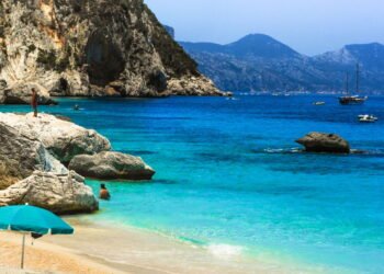 Brasil brilha no ranking Top 50 melhores praias de 2025