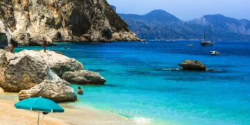 Brasil brilha no ranking Top 50 melhores praias de 2025