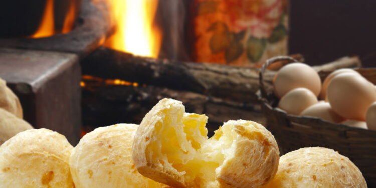 Pão de queijo com 3 ingredientes muito fácil de fazer