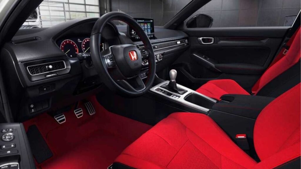 Honda Civic Type R 2025 chega ao Brasil com tudo para desbancar concorrentes no segmento esportivo